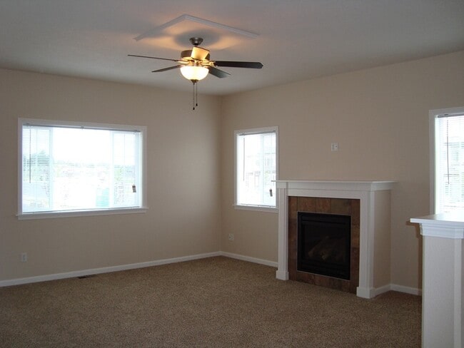 Photo - Pet Friendly Single Family Home w/attached garage and RV Parking