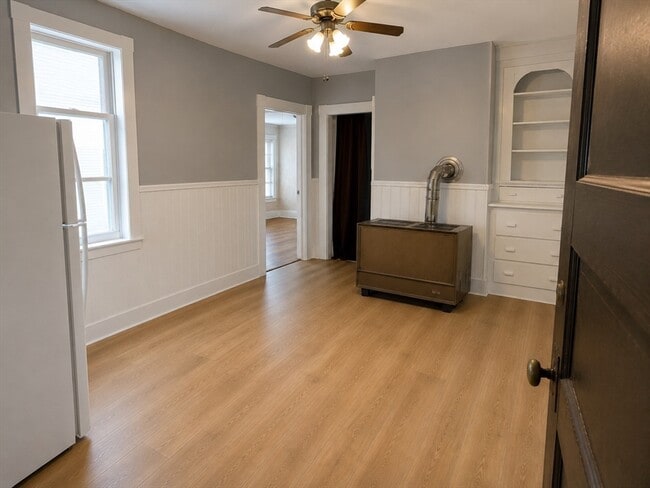 Building Photo - 18 Bliss St Unit 1
