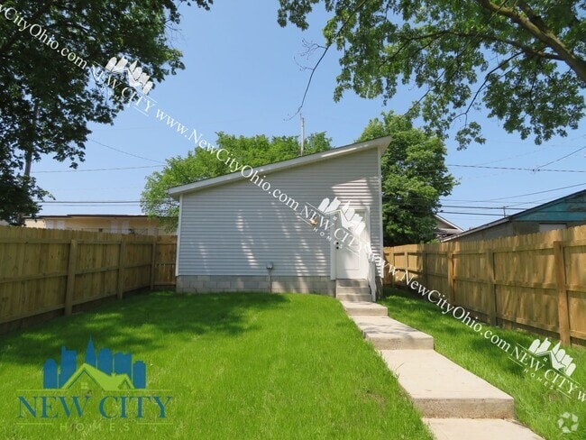Building Photo - BRAND NEW 3 BEDROOM 2.5 BATHROOM FRANKLINT... Rental