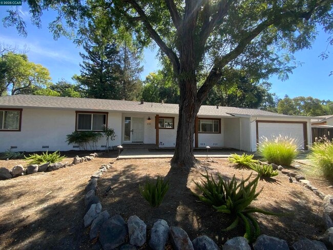 Building Photo - 632 Everett Dr Rental