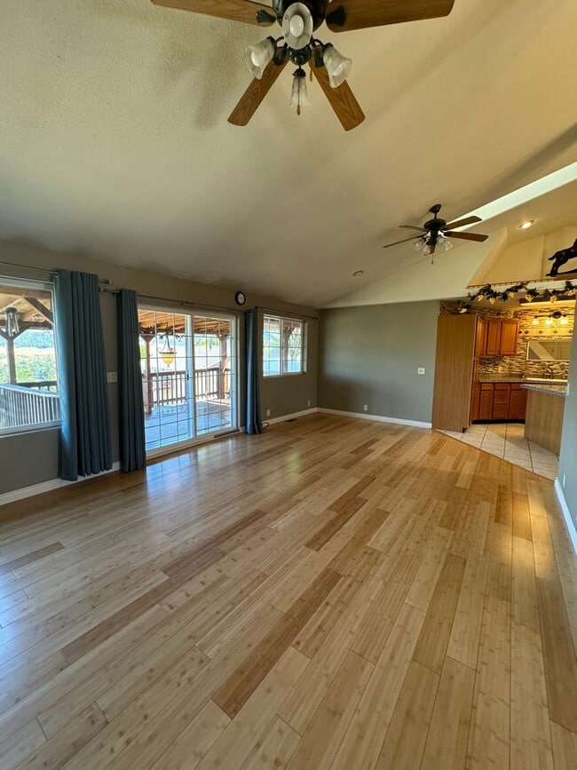 Photo - Green area 3 bedroom 2 bath with bonus roo...