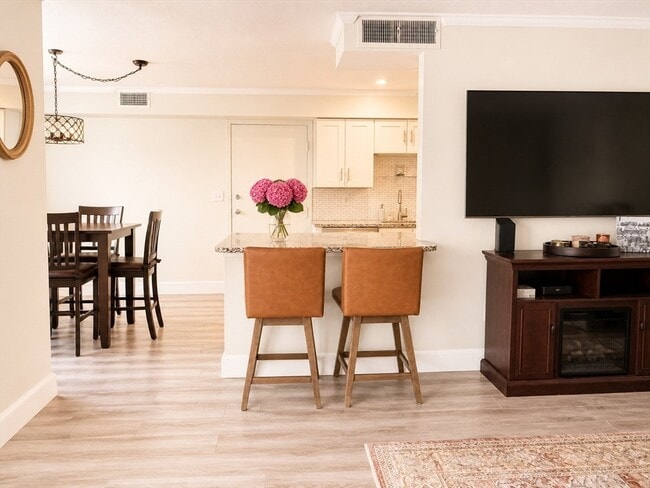 Photo - 10 Beal's Cove Rd Unidad J