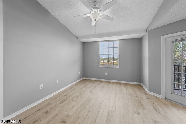 8736 River Homes Lane Unidad 7304