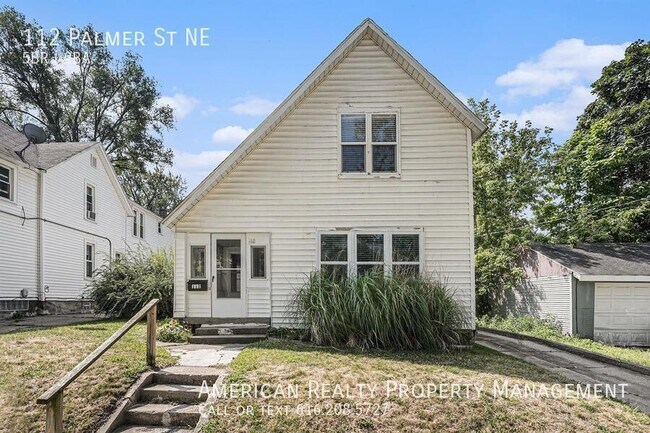 Building Photo - 112 Palmer St NE