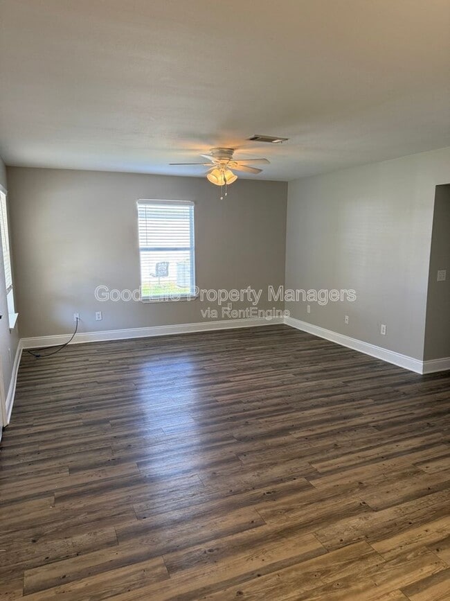 Photo - 8458 Chisholm Rd