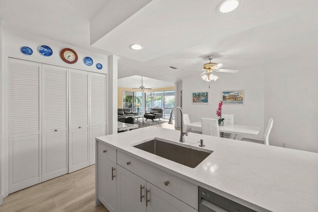 Photo - 664 Forsyth St