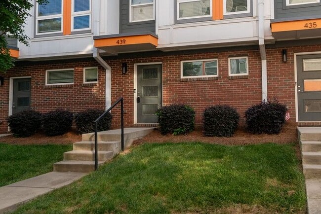 Photo - Beautiful Modern Townhome in South End Available 5/1!