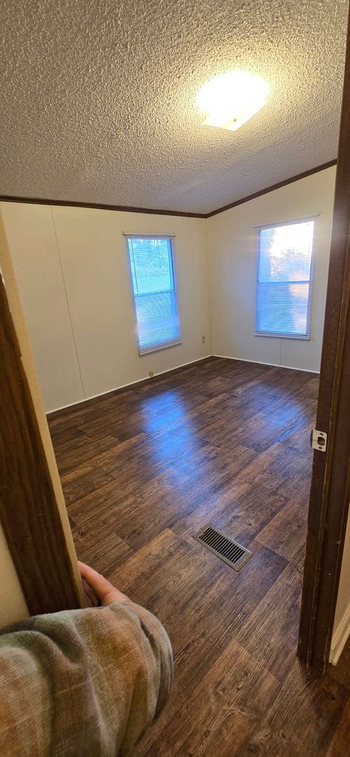 Photo - Private 3bd 2bath house