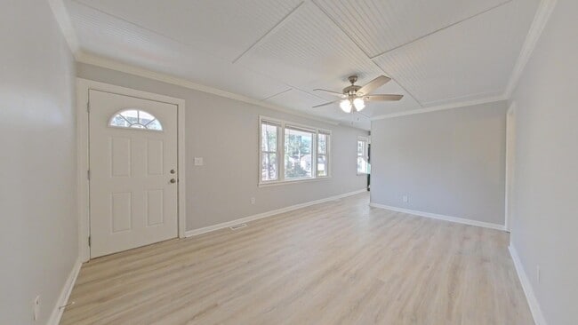 Photo - 2001 Wren Rd