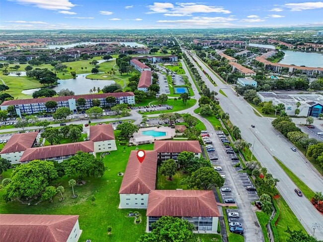 Photo - 151 SW 135th Terrace Unidad 309T