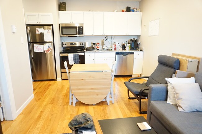 1212 Commonwealth