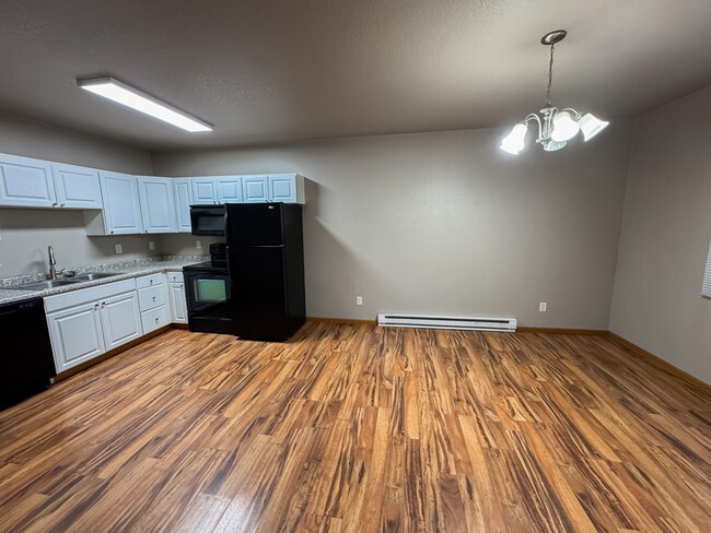 Photo - Theater Apartments Beulah Unit 4