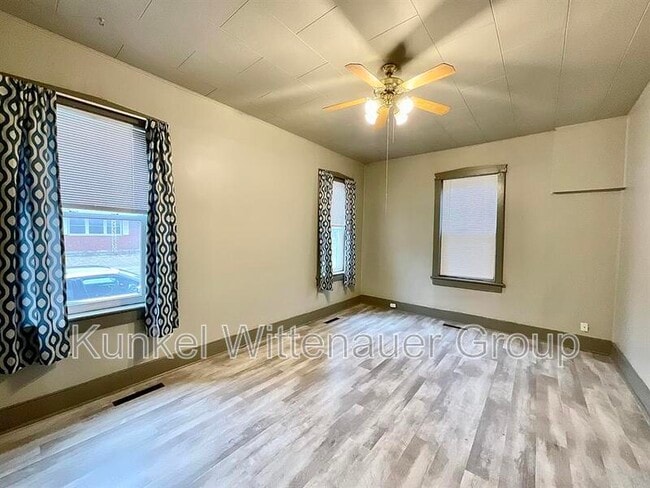 Photo - 104 S Alton St