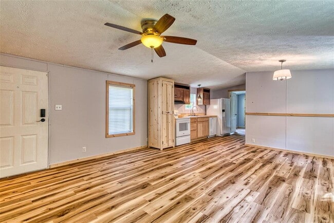 Photo - 3 Bedroom / 2 Bathroom Home in Russellville