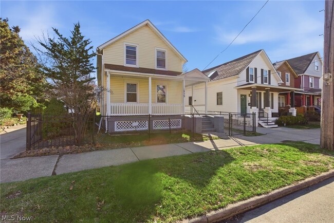 Photo - 1939 W 54th St