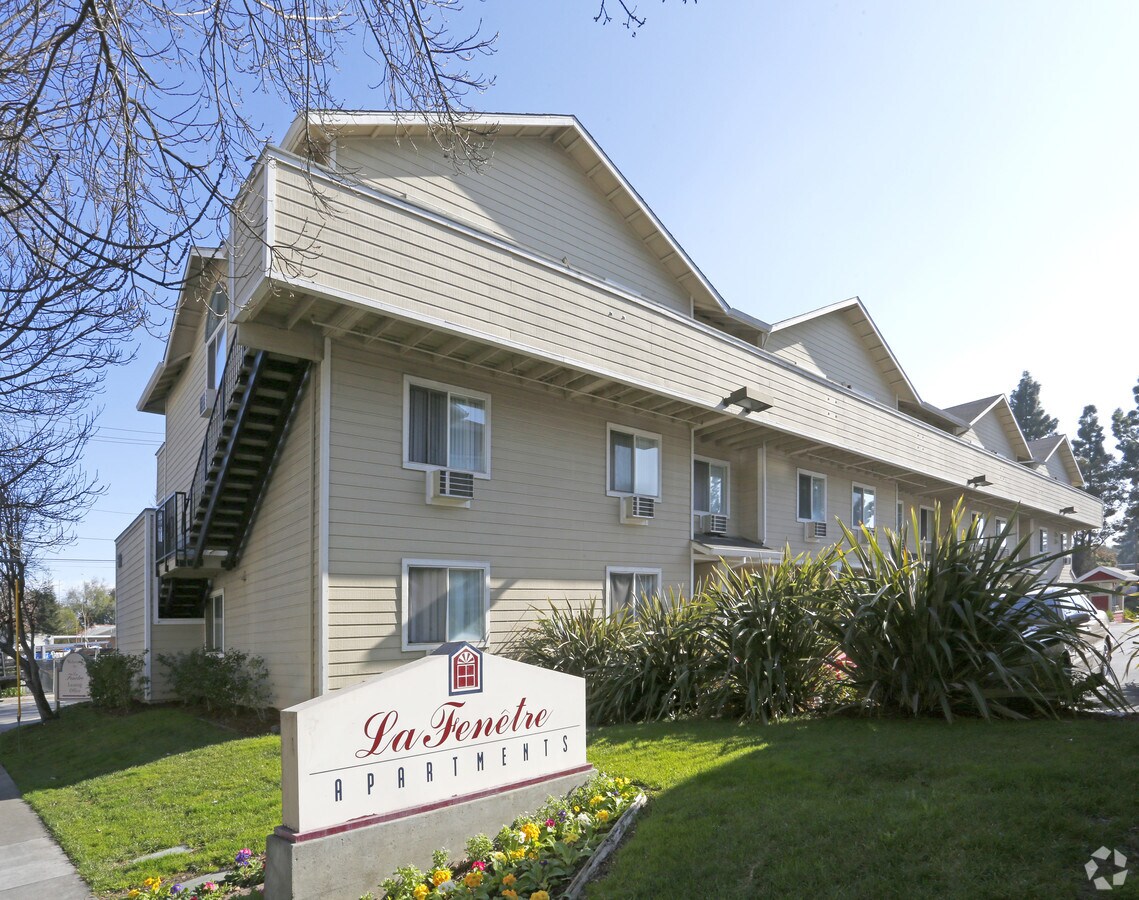 Photo - La Fenetre Apartments