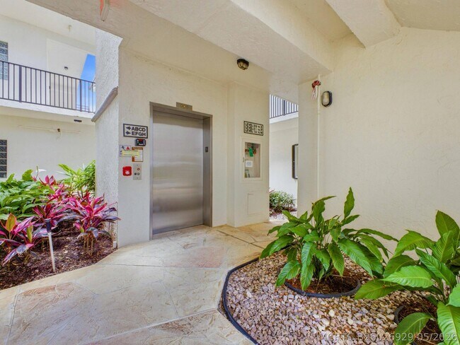 5157 Floria Way Unit J