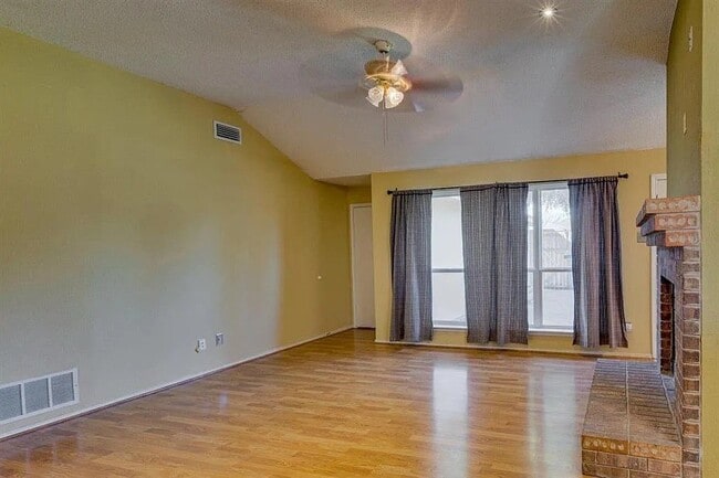 Photo - 2321 Shadyoaks Ln