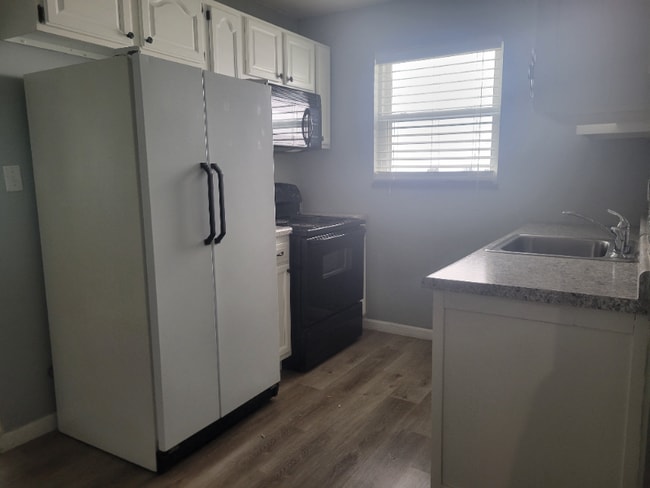 Photo - 215 Ryburn Ave Unit 1