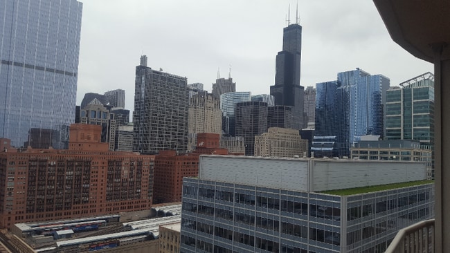 Photo - 200 N Jefferson St Unidad 1907