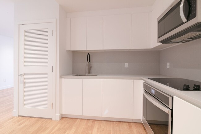 Photo - 3730 Chemin Queen Mary Unité 101