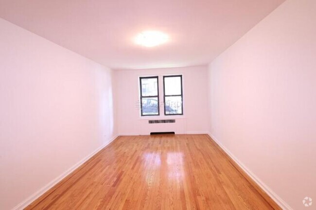 Building Photo - 1 bedroom in REGO PARK NY 11374 Unit 2C Rental