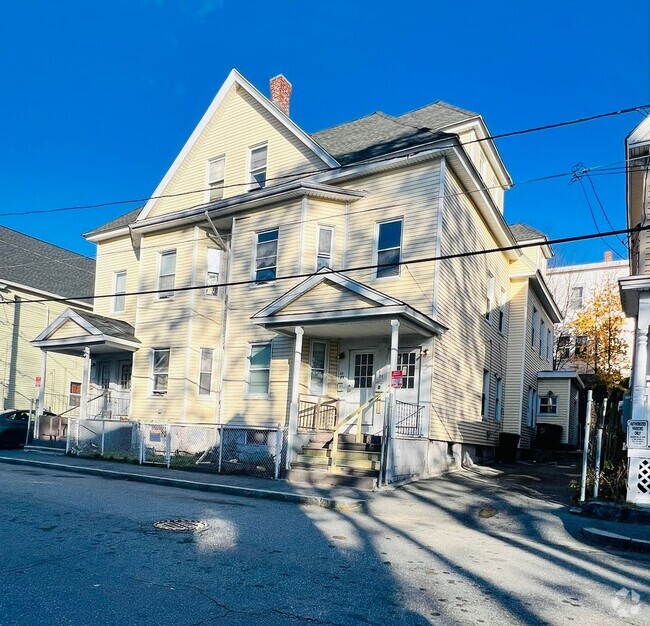 Building Photo - 21-27 Clare St, Lowell Unit 23 Clare St, Lowell Rental