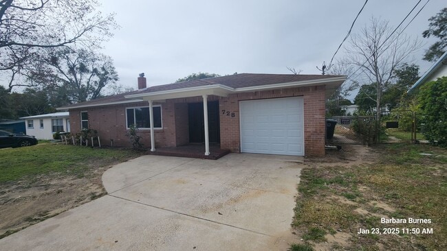 Photo - 3 bedroom 1 bath fenced in yard