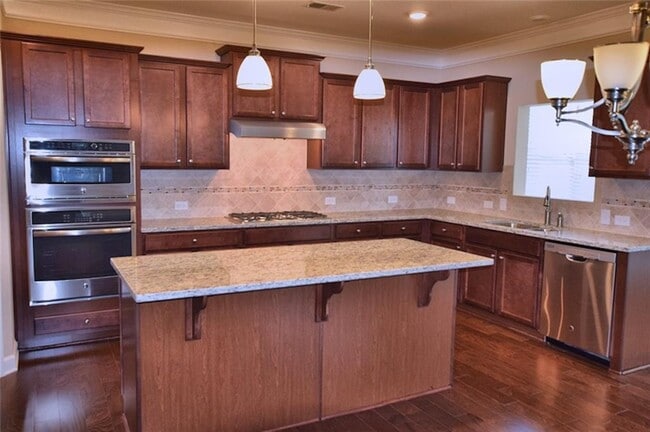 Photo - 930 Reserve Point Pl