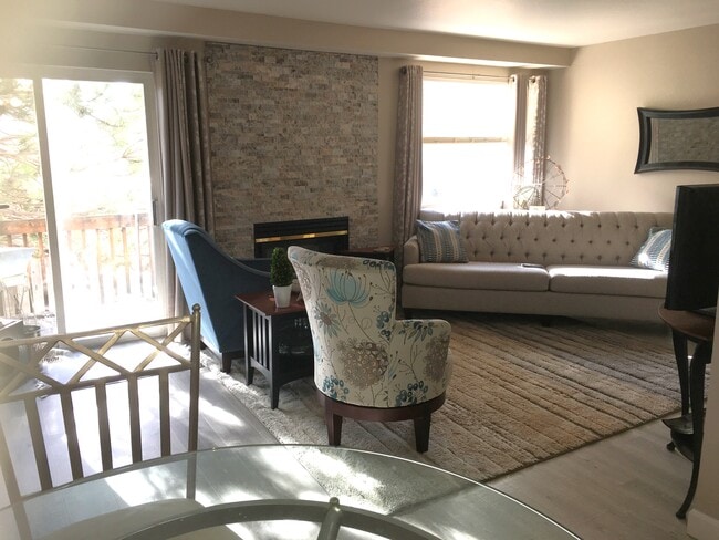 Photo - 927 Parker Dr