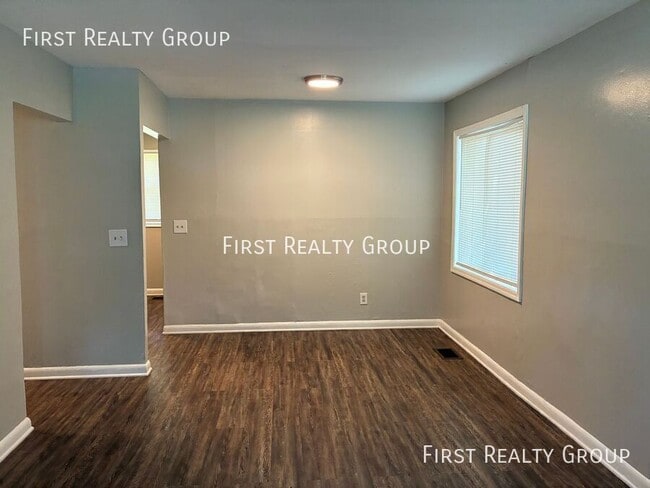Photo - 3700 Runyon Ave