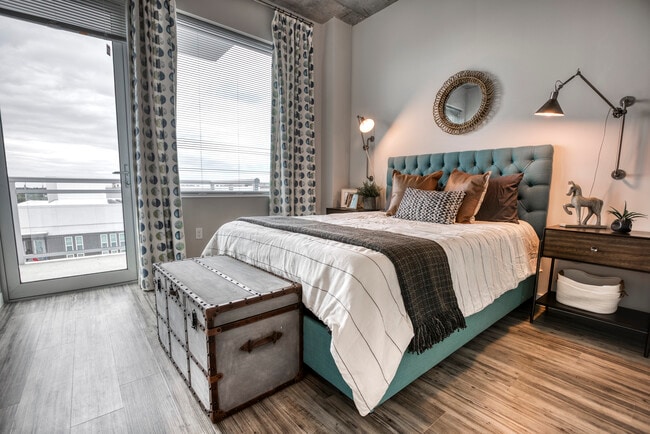 Photo - Vantage St. Pete