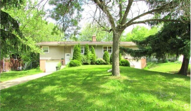 Building Photo - 6120 Strathmore Ln Unit 1 Rental