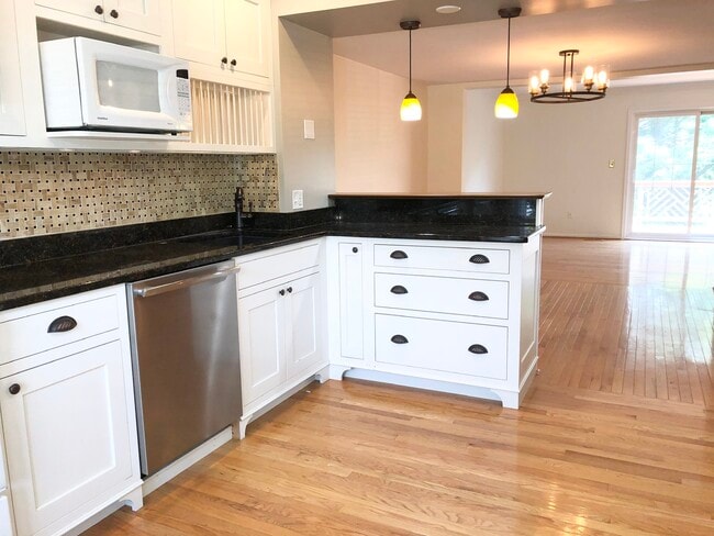 Photo - 10 Donagh Ct