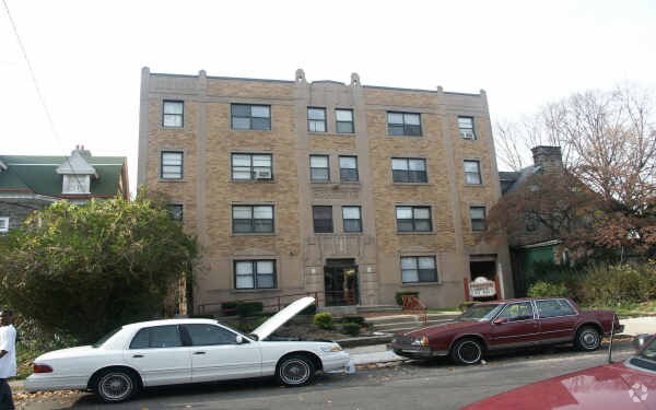 Premier Apartments - Premier Apartments