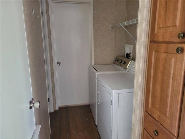 Photo - 15301 US-54