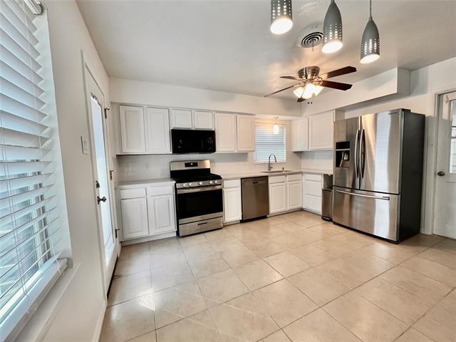 Photo - 421 Jolee St