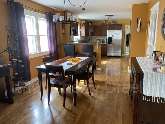 Photo - 3195 Fenton St