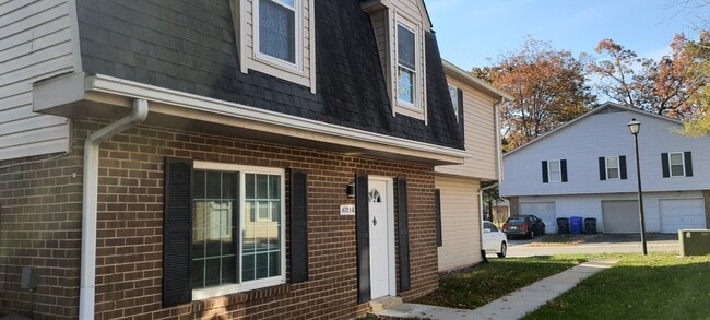 Building Photo - 4703 Rookewood Plz Unit A Rental
