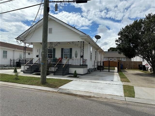 Photo - 404 Polk St
