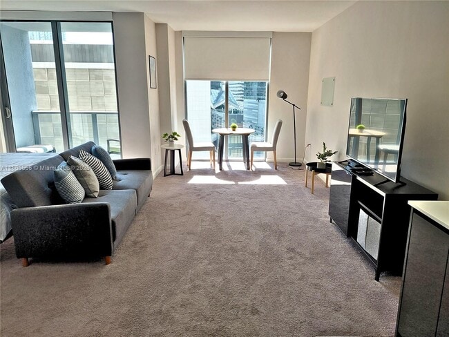 Building Photo - 31 SE 6th St Unit 1405 Rental