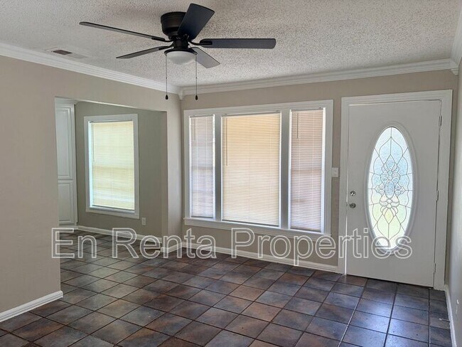 Photo - 601 W Beach St