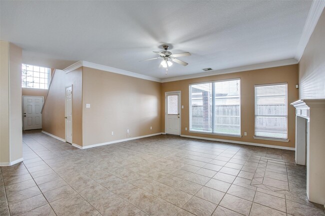Photo - 9907 Valance Way