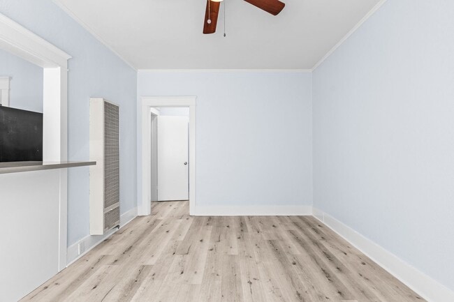 Photo - 1819 E 7th St Unidad 1819 1/2