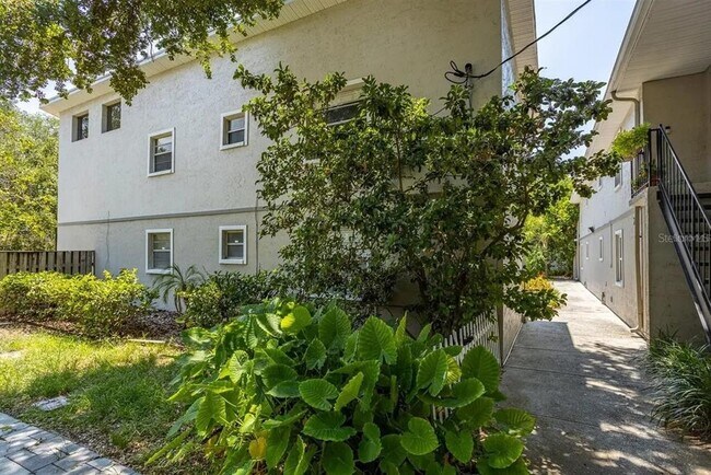 Building Photo - 1011 S Moody Ave Unit 12