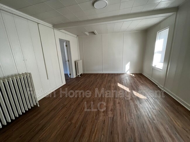 Photo - 233 S 4th St