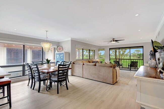 Photo - 438 Brackenwood Ln S