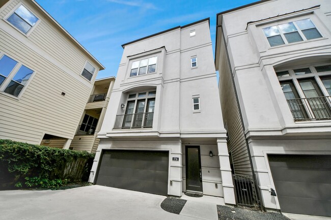 Photo - 1716 Stuart St