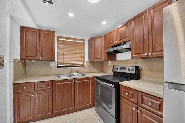 Photo - 6001 Shaker Wood Cir Unit 108