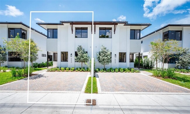 Photo - 6650 SW 84th St Townhome